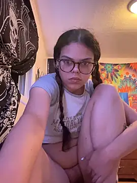 Snapshot of kykyloves chatting on September 15, 2025, 2:44 am kykyloves online show from September 15, 2025, 2:44 am