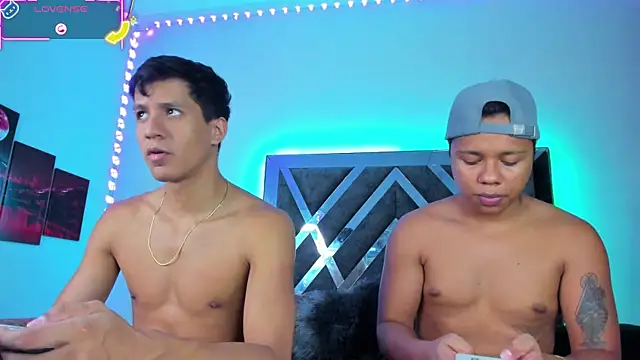 Snapshot of Robertmiller21 chatting on October 3, 2025, 5:04 am Robertmiller21 online show from October 3, 2025, 5:04 am