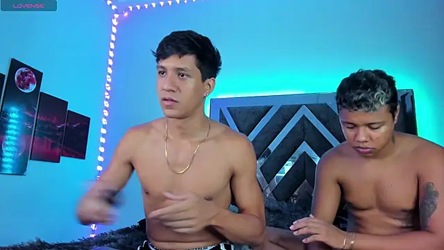 Snapshot of Robertmiller21 chatting on October 4, 2025, 4:43 am Robertmiller21 online show from October 4, 2025, 4:43 am