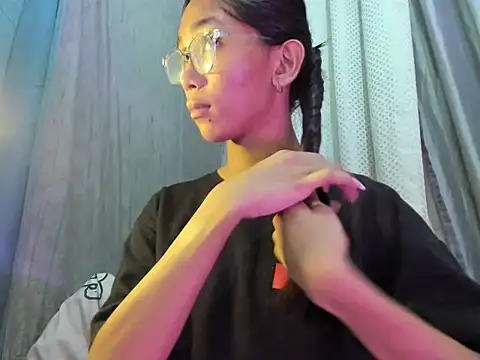 Aiko shemalexxx online show from September 24, 2025, 10:18 am