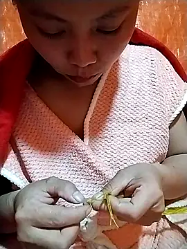 venu00 online show from December 3, 2025, 12:25 pm