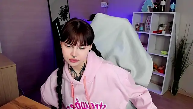 Morana Batt online show from October 11, 2025, 2:00 am