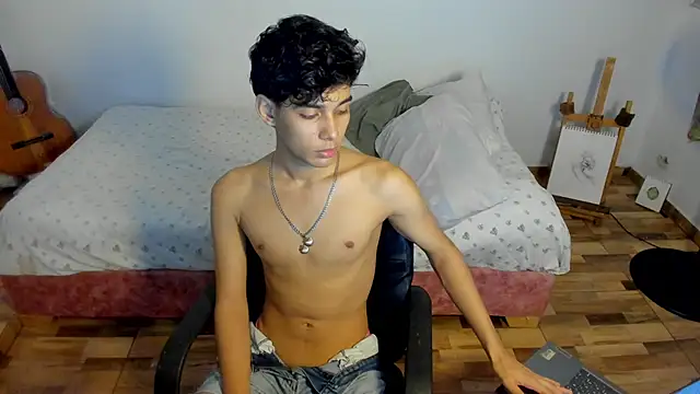 AliottTwink online show from January 9, 2026, 2:14 am