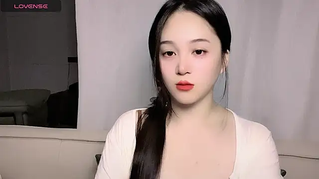 woaiqinqin online show from November 16, 2025, 3:28 pm