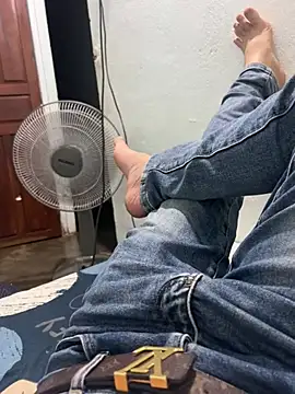 letruong6879 online show from April 12, 2026, 11:59 am