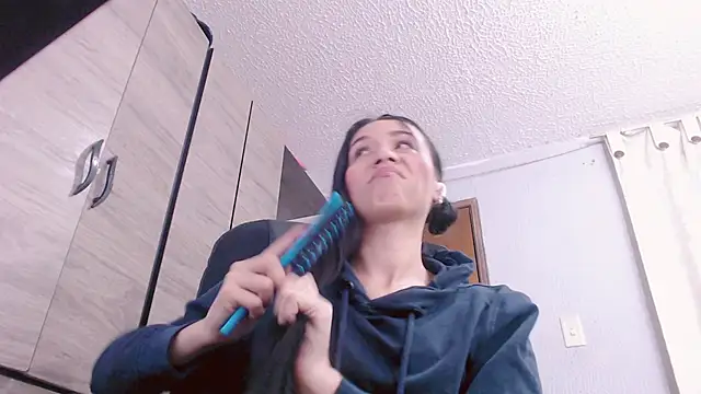 scarlett vonrose online show from October 3, 2025, 8:50 pm