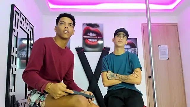 PRETTY FEM online show from October 19, 2025, 1:23 pm