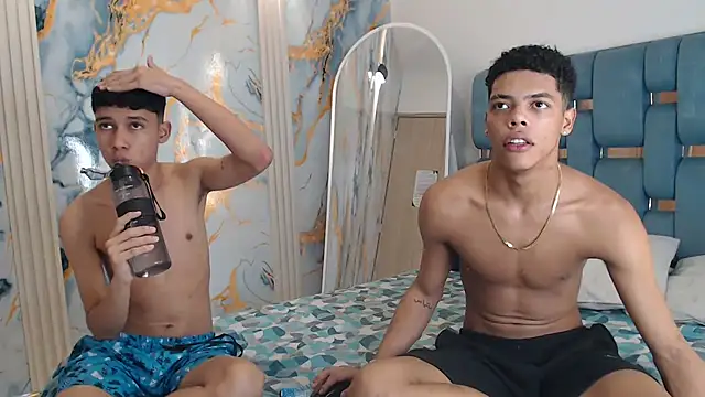 PRETTY FEM online show from April 13, 2026, 1:44 am