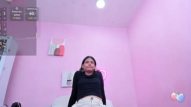 Georgina Ferri  online show from September 15, 2025, 5:13 pm