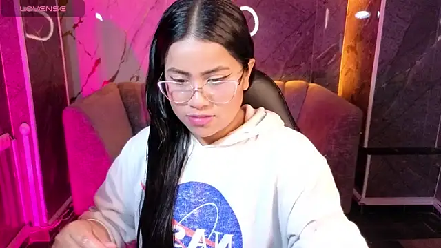 Victoria b  online show from October 30, 2025, 7:58 pm