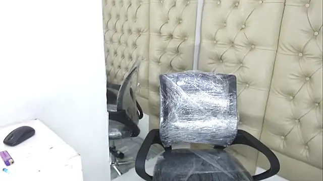 Snapshot of JessicaHott01 chatting on November 7, 2025, 7:36 pm JessicaHott01 online show from November 7, 2025, 7:36 pm