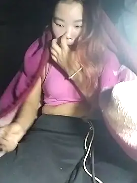 lylylove online show from March 8, 2026, 12:52 am