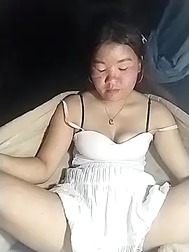 lylylove online show from April 3, 2026, 1:42 pm