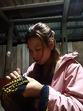 Ngocmi909 online show from November 18, 2025, 1:37 pm