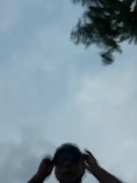 anggllaaa online show from October 11, 2025, 9:35 pm