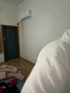 Snapshot of xiiuuff18 chatting on March 4, 2026, 12:11 pm xiiuuff18 online show from March 4, 2026, 12:11 pm