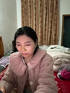 Snapshot of xiiuuff18 chatting on March 5, 2026, 12:23 pm xiiuuff18 online show from March 5, 2026, 12:23 pm