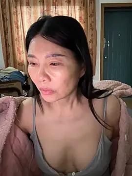 Snapshot of xiiuuff18 chatting on March 8, 2026, 11:52 pm xiiuuff18 online show from March 8, 2026, 11:52 pm