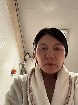 Snapshot of xiiuuff18 chatting on March 10, 2026, 12:21 pm xiiuuff18 online show from March 10, 2026, 12:21 pm