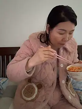 Snapshot of xiiuuff18 chatting on March 24, 2026, 1:32 am xiiuuff18 online show from March 24, 2026, 1:32 am