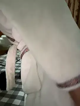 Snapshot of xiiuuff18 chatting on April 1, 2026, 1:41 pm xiiuuff18 online show from April 1, 2026, 1:41 pm