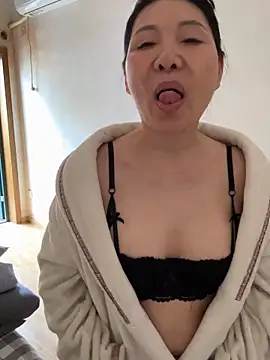 Snapshot of xiiuuff18 chatting on April 6, 2026, 4:46 am xiiuuff18 online show from April 6, 2026, 4:46 am