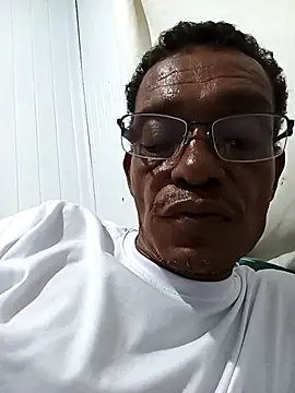 Snapshot of cannabis49 chatting on April 9, 2026, 5:18 am cannabis49 online show from April 9, 2026, 5:18 am