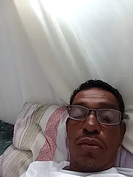 Snapshot of cannabis49 chatting on April 9, 2026, 1:38 pm cannabis49 online show from April 9, 2026, 1:38 pm