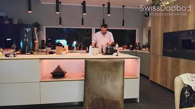 Snapshot of SwissDadbod chatting on September 12, 2025, 8:09 pm SwissDadbod online show from September 12, 2025, 8:09 pm