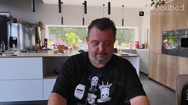 Snapshot of SwissDadbod chatting on September 14, 2025, 12:04 pm SwissDadbod online show from September 14, 2025, 12:04 pm