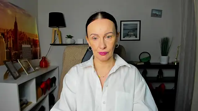 Velvet Jasmine online show from December 22, 2025, 6:32 am