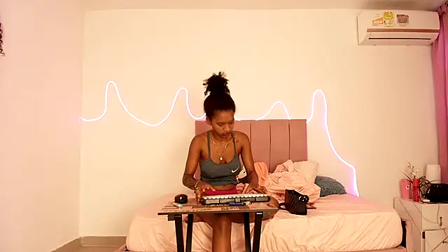 Snapshot of Valerin_salazar chatting on October 21, 2025, 1:23 pm Valerin salazar online show from October 21, 2025, 1:23 pm