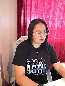 Daliz Leon online show from November 21, 2025, 7:45 pm