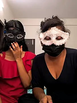 Snapshot of your_chandni04 chatting on February 6, 2026, 7:23 am your chandni04 online show from February 6, 2026, 7:23 am