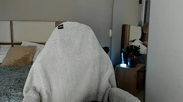 Snapshot of EmystarX chatting on February 25, 2026, 11:36 pm EmystarX online show from February 25, 2026, 11:36 pm