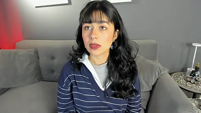 flower smith  online show from December 17, 2025, 11:38 am