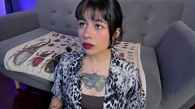 flower smith  online show from April 6, 2026, 12:28 pm