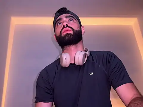 zack sullivan22 online show from September 24, 2025, 1:53 am