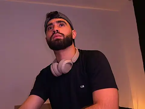 zack sullivan22 online show from October 9, 2025, 4:10 am