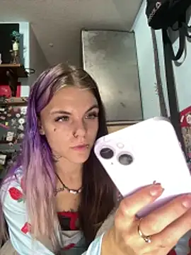 ittybittymeryssa online show from December 4, 2025, 4:00 am