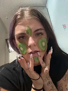 ittybittymeryssa online show from December 20, 2025, 11:17 am