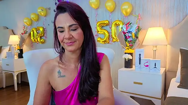 Snapshot of ScarleetJonson chatting on February 6, 2026, 8:01 pm ScarleetJonson online show from February 6, 2026, 8:01 pm