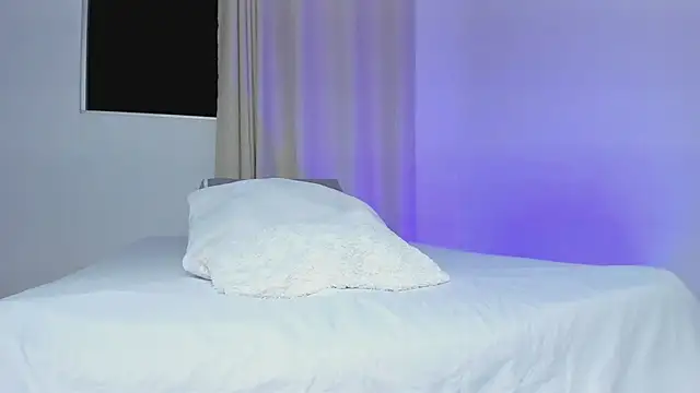 Selenafox 0 online show from September 10, 2025, 1:38 am