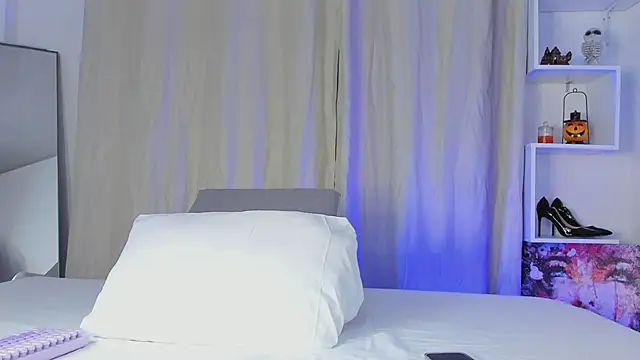 Selenafox 0 online show from November 5, 2025, 1:49 am