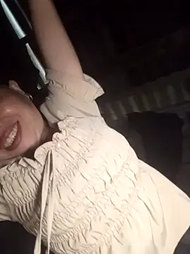  YooY  online show from November 8, 2025, 12:55 am