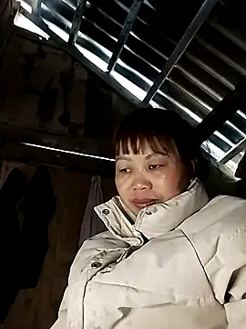  YooY  online show from January 12, 2026, 1:33 am