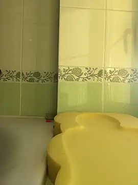 Snapshot of Dickii21 chatting on October 5, 2025, 3:21 pm Dickii21 online show from October 5, 2025, 3:21 pm