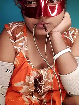 mimi87hoty online show from November 14, 2025, 5:33 pm