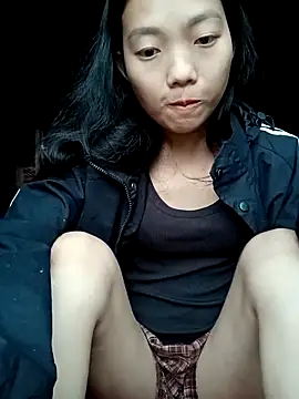 Snapshot of Ananine chatting on May 3, 2026, 11:44 pm Ananine online show from May 3, 2026, 11:44 pm