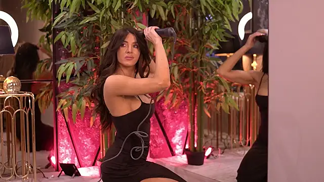 Snapshot of StephieRouse chatting on March 27, 2026, 8:37 am StephieRouse online show from March 27, 2026, 8:37 am